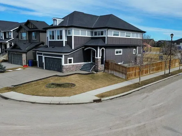 201 W Aspenmere Way, Chestermere, AB T1X 0Y2
