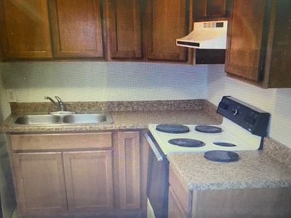 4th image of 615 E 700 S APT 4