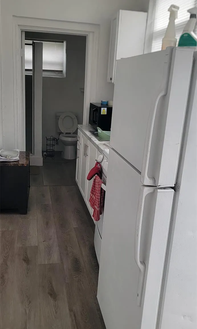Studio, 1.0 bath, 2860 sqft, $1,325 — Photo 2