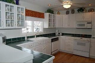 3rd image of 760 Suffolk Ct