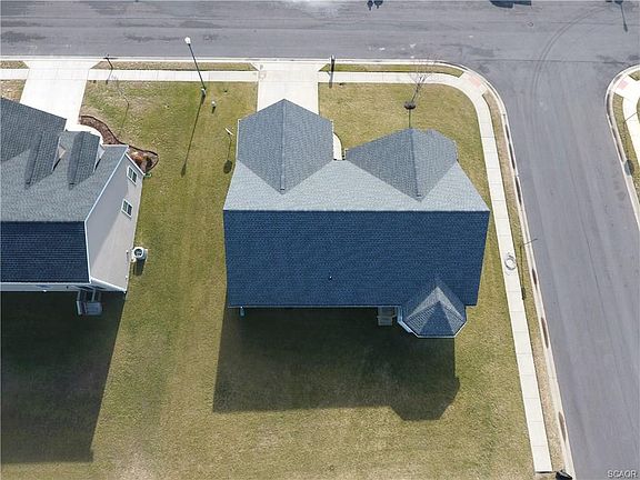 3rd image of 401 Plantation Dr