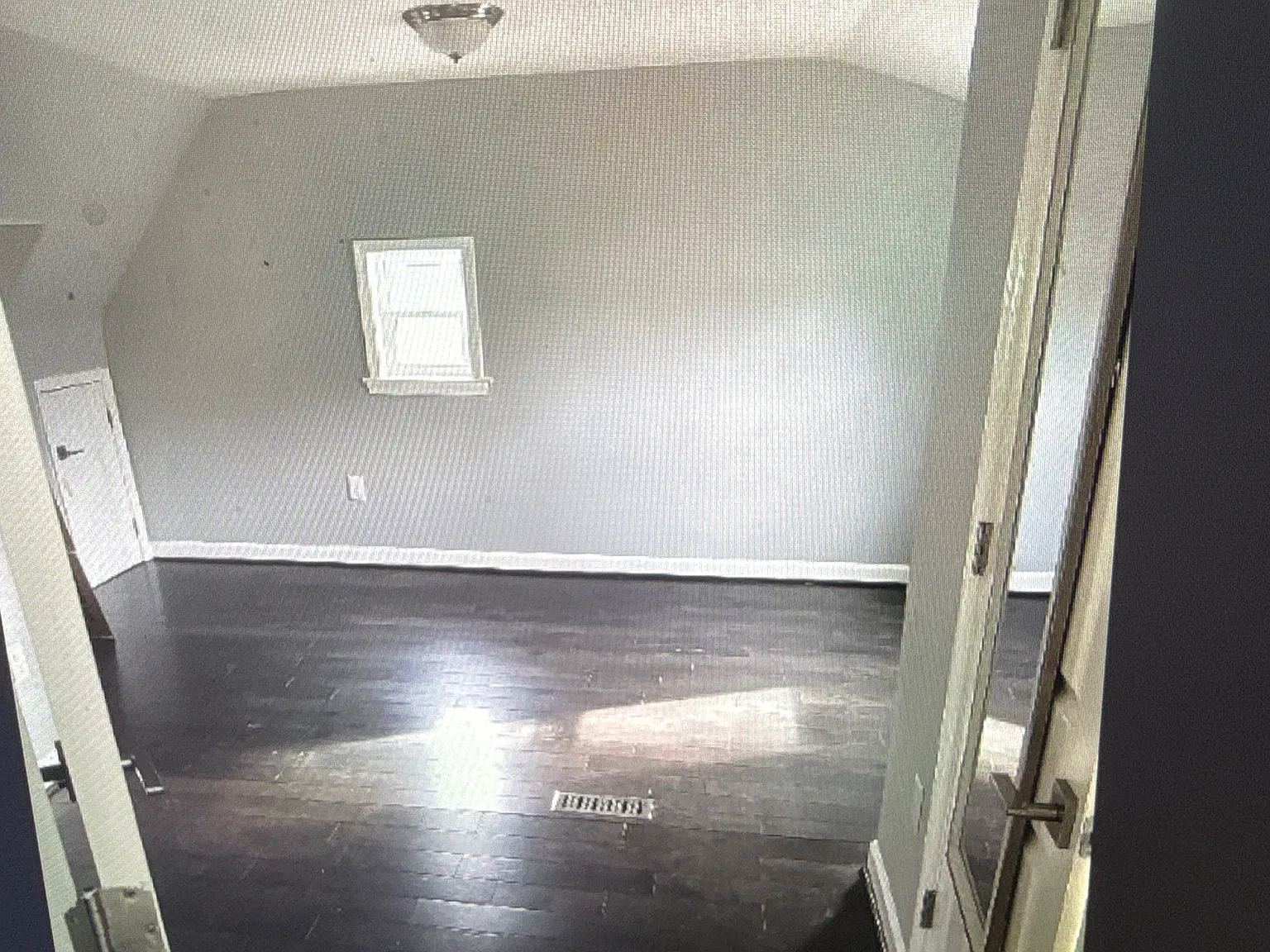 3 bed, 1080 sqft, $2,600 — Photo 4