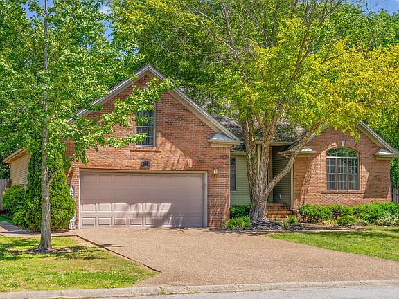 2nd image of 353 Irish Cir