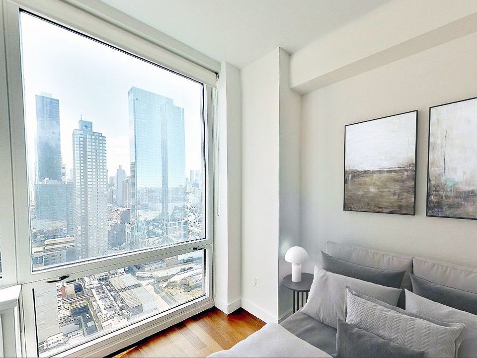 1st image of 610 W 42nd St APT N41c