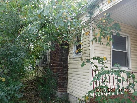 2nd image of 2708 N Hiawatha St