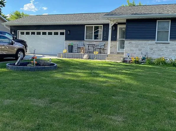 729 Troy Dr, Carroll, IA 51401