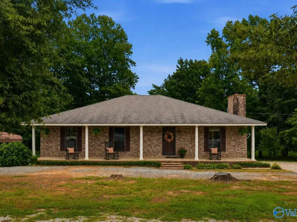369 Elkwood Section Rd, Hazel Green, AL 35750