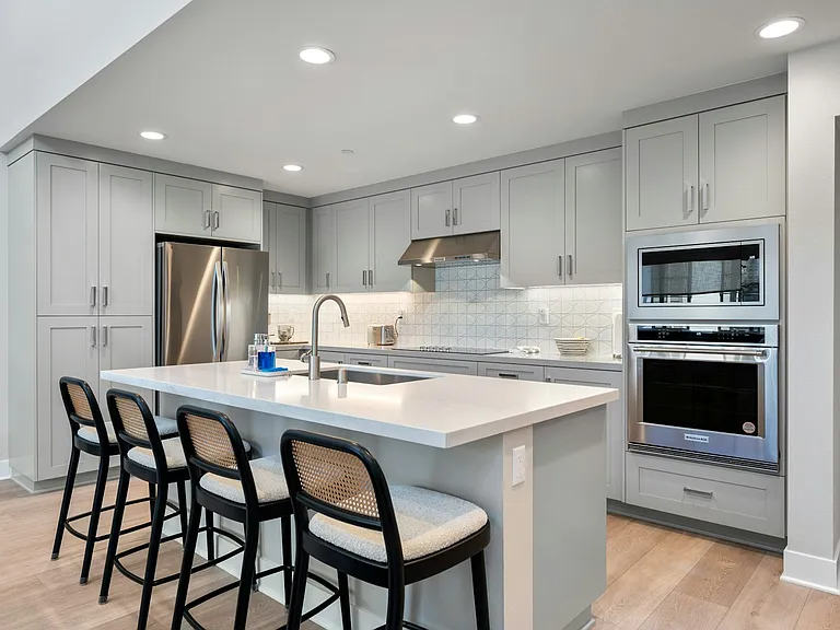 2906 Foundry Ct — Photo 10