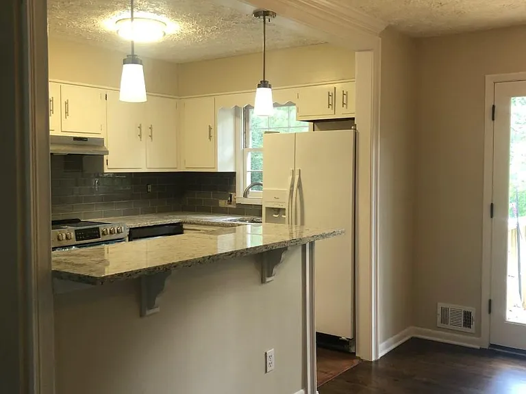 3328 Romelie Dr — Photo 5