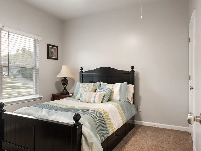 1289 Towne Square Ct — Photo 16