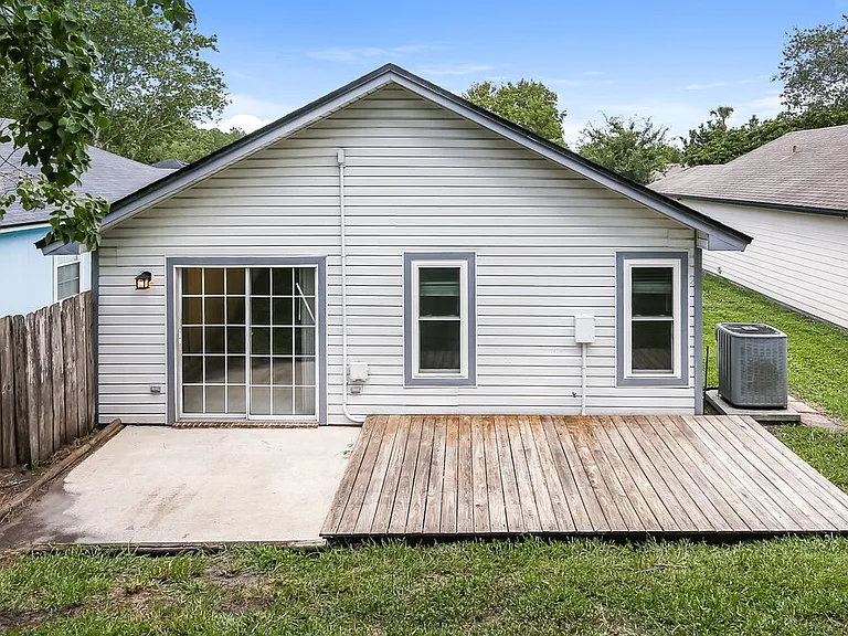12639 Ashmore Green Dr N — Photo 16