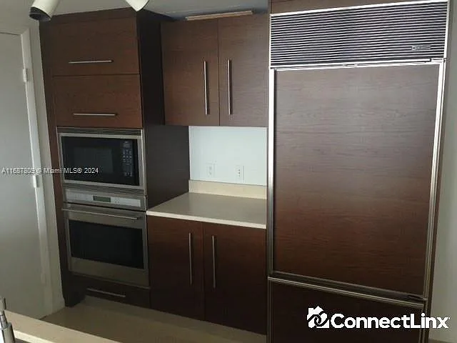 495 Brickell Ave — Photo 2