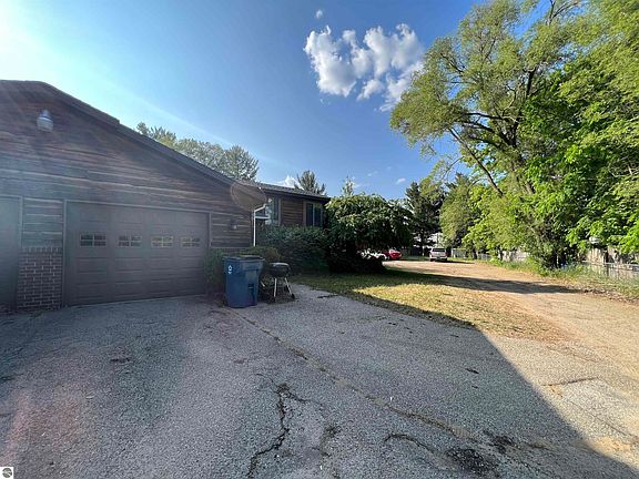4th image of 349 60th St SE