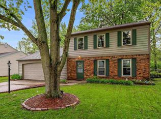 5216 Brookview Dr, Fort Wayne, IN 46835