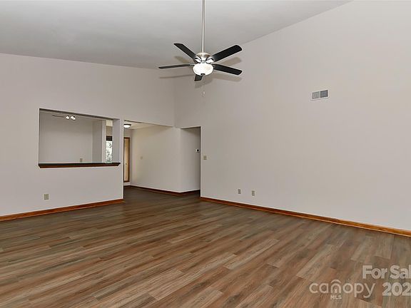 4th image of 6901 Whipps Cross Ct
