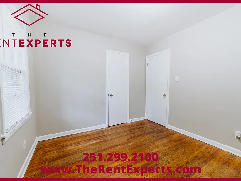 470 Summerville St — Photo 13