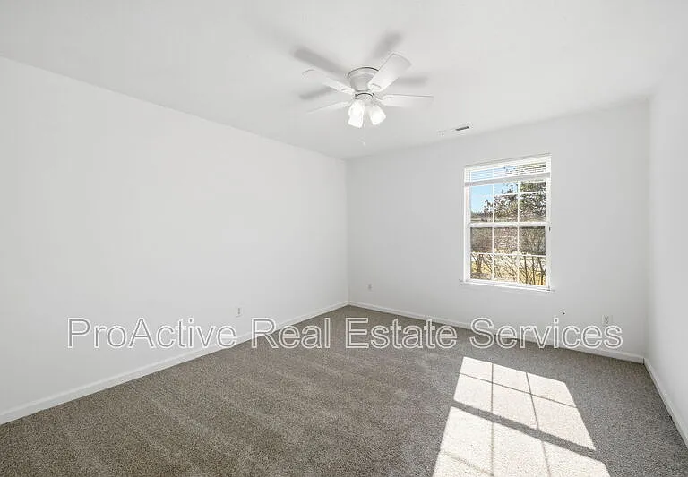 2021 Livingston St — Photo 37