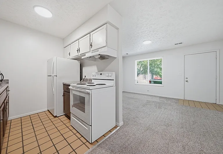 2825 N 47th St #4 — Photo 3