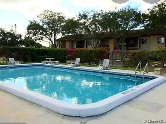 3rd image of 8061 Southgate Blvd APT I6