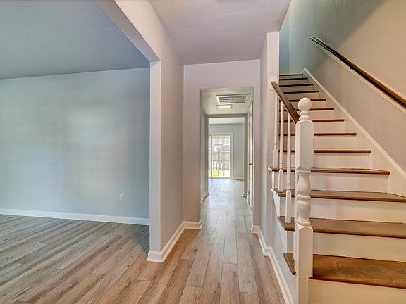 5th image of 5217 Clover Hill Dr