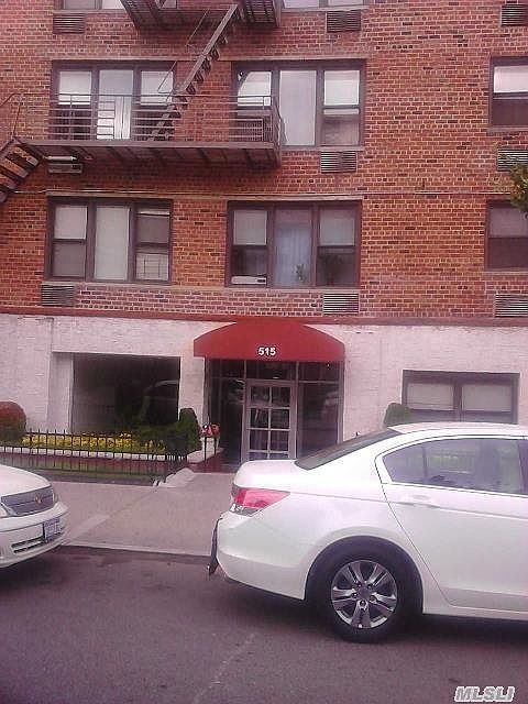 1st image of 515 Fashion Ave #1U