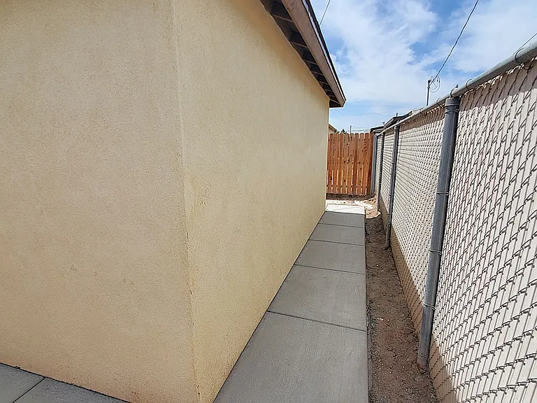 708 W Euclid Ave — Photo 5