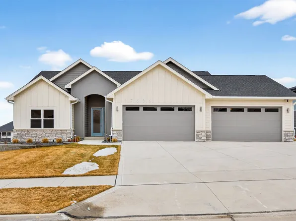 17686 Townsend Dr, Clive, IA 50325