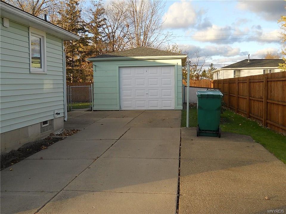 2nd image of 4944 Richmond Ave
