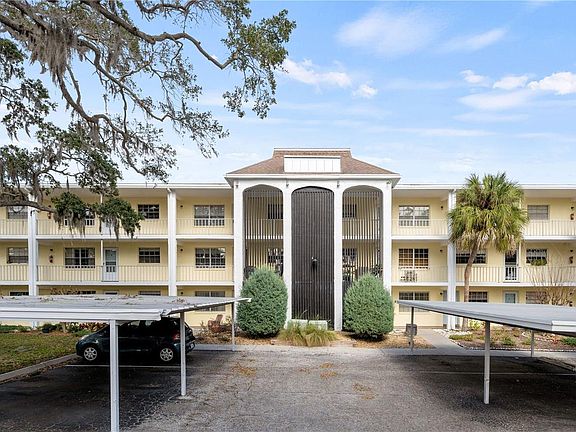 2nd image of 1020 De Leon Dr #201