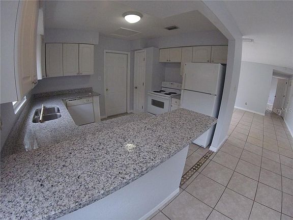 4th image of 7809 N Woodlynne Ave