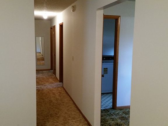 4th image of 1441 W 3rd St