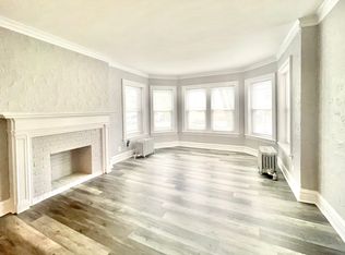 2204 W Arthur Ave #1, Chicago, IL 60645