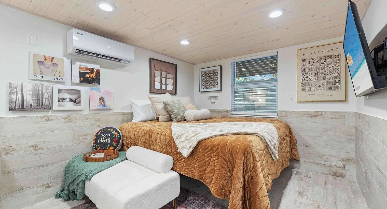 1 bed, 1.0 bath, 12744 sqft, $1,737 — Photo 2