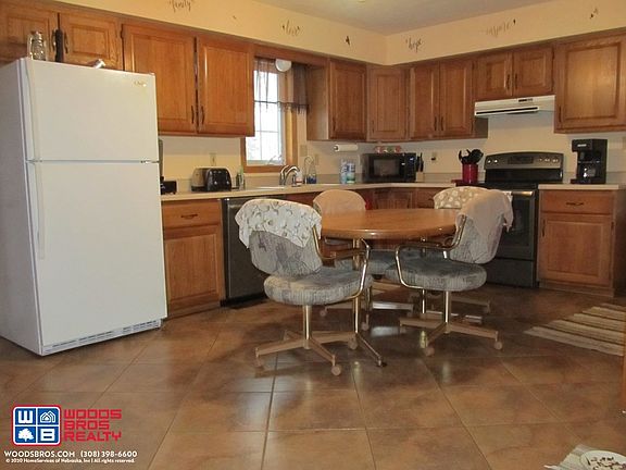 3rd image of 712 Sweetwood Dr