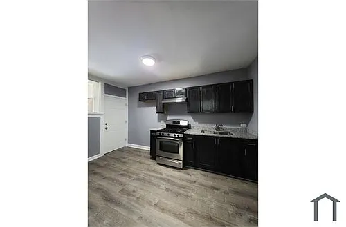 7916 S Blackstone Ave #2 Photo 1