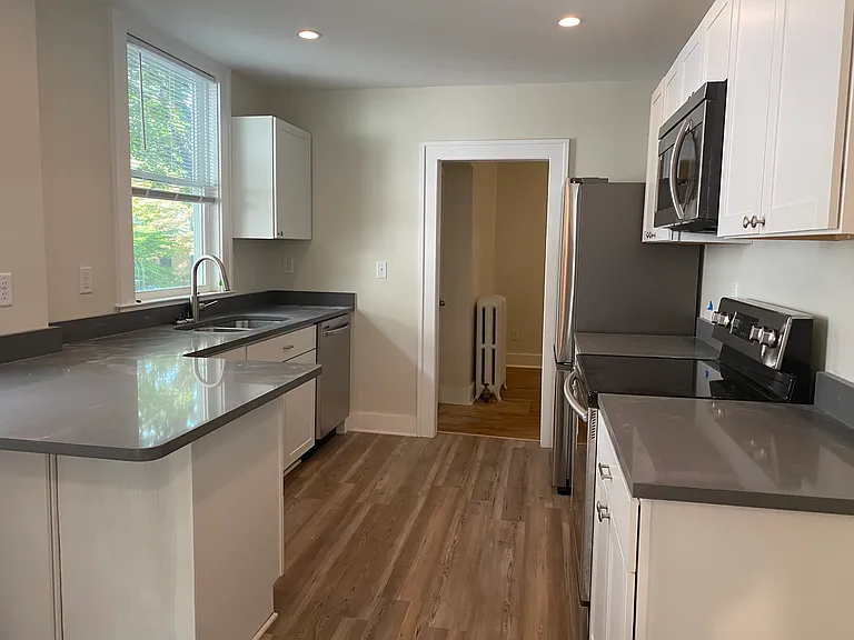 295 E Chestnut St #1 — Photo 5