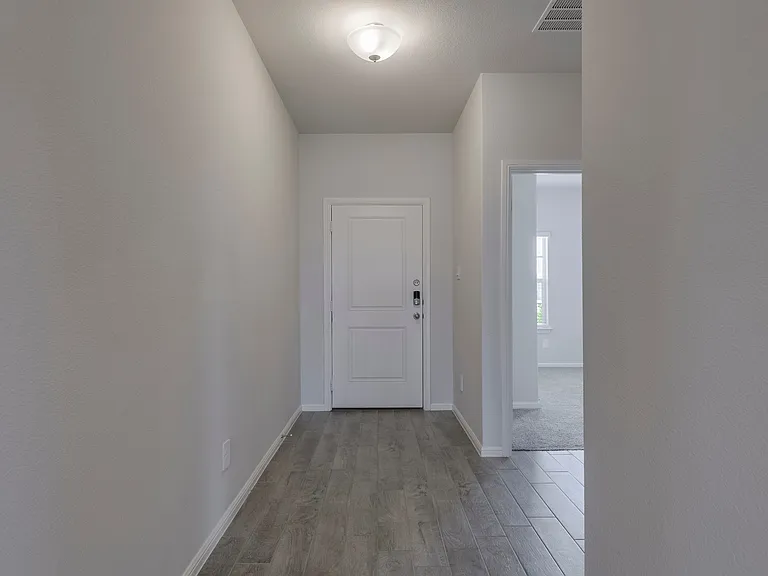 8620 High Hill Dr — Photo 2