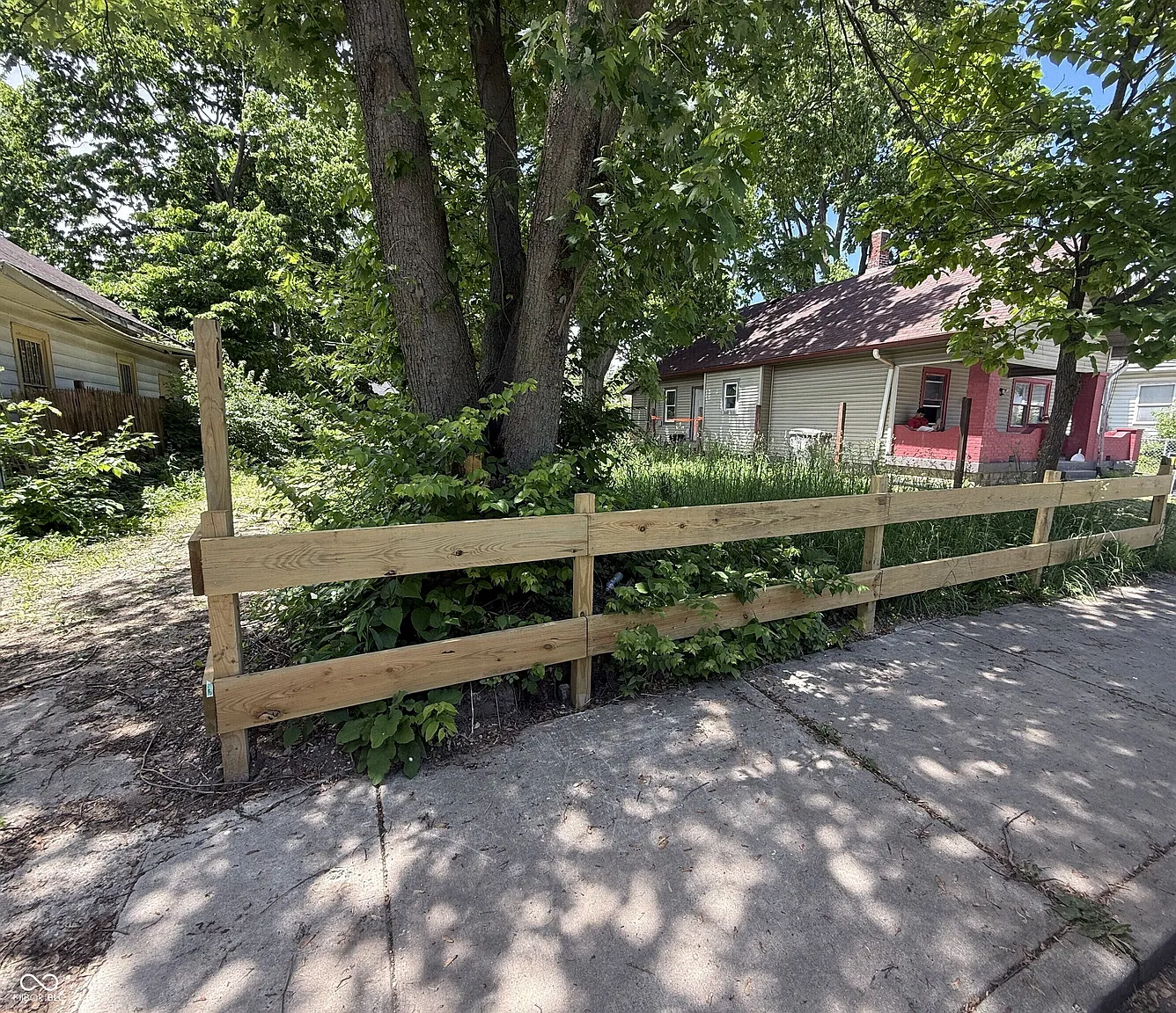 1150 N Belleview Pl photo 1