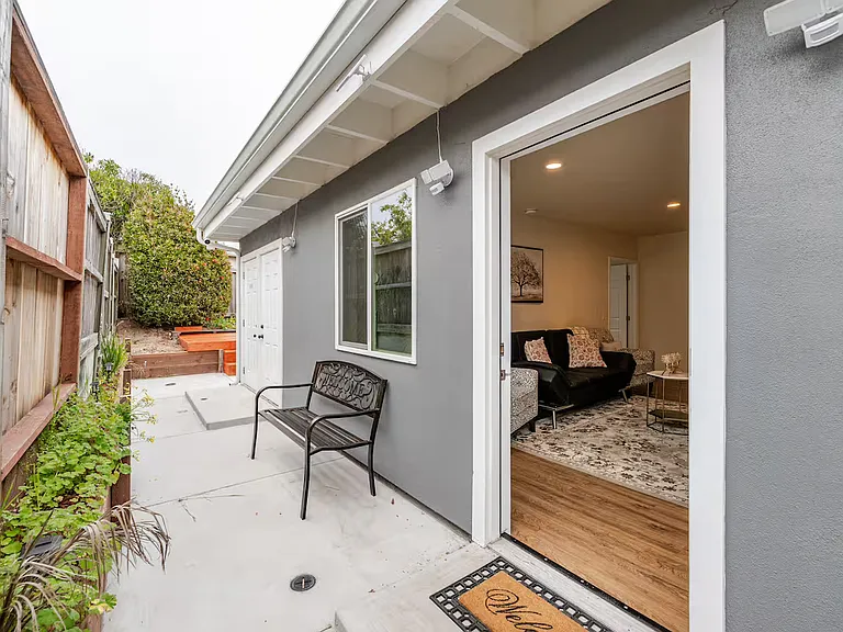3196 Crescent Ave #B — Photo 3
