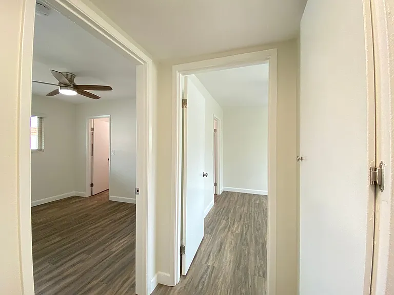 El Camino Grove Apartment Homes — Photo 8