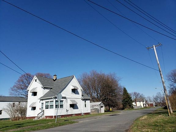 5th image of 702 Harbor St