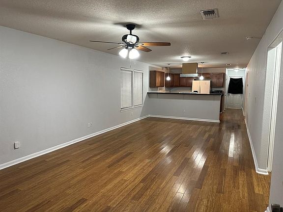 2nd image of 702 E Columbus Dr