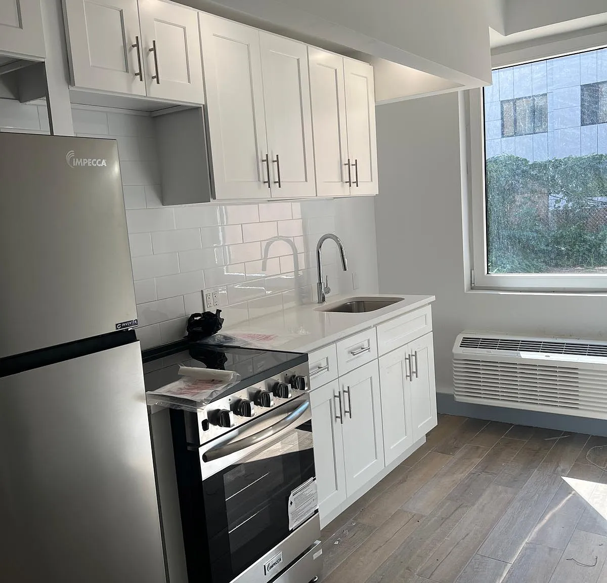 1 bed, 700 sqft, $2,762 — Photo 1
