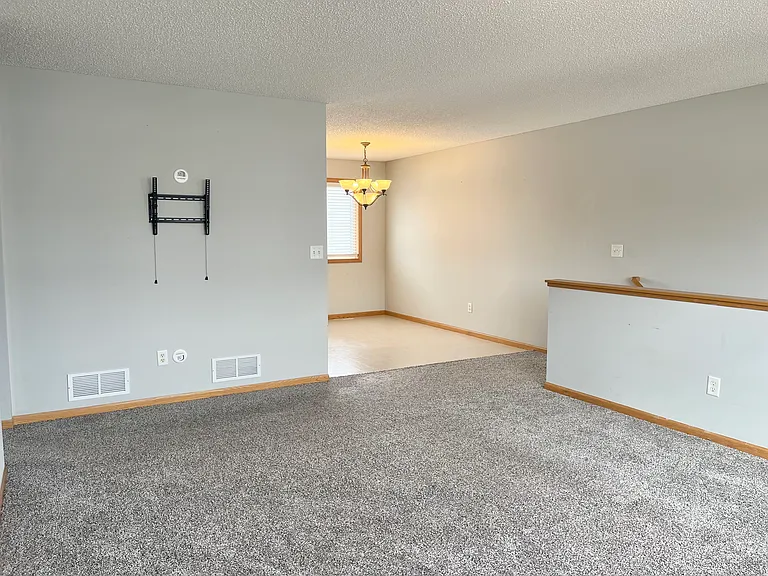 1305 Willow Trl — Photo 8