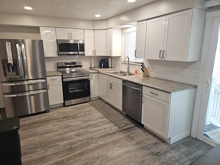 189 E 7615 S — Photo 18