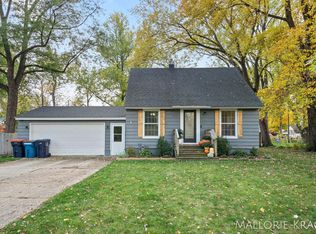 122 E 37th St, Holland, MI 49423