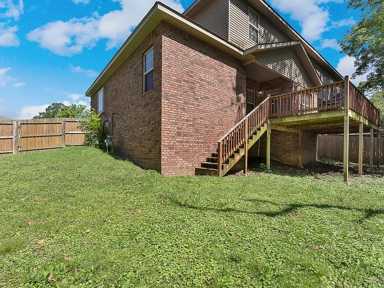 605 NW 17th Ct — Photo 15