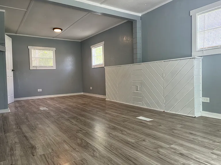 3817 N Holiday Dr — Photo 12