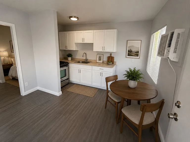 221 W New York Ave — Photo 4