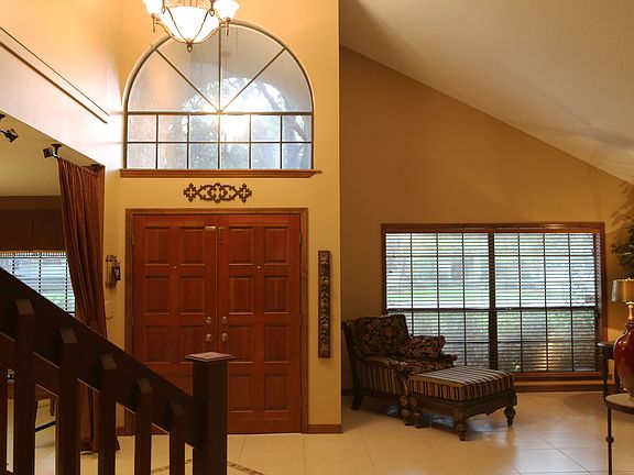 3rd image of 1570 Antoinette Ct